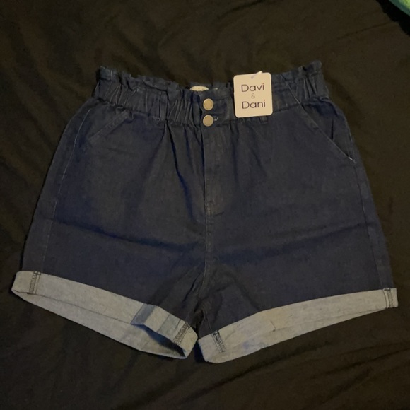 *BRAND NEW* PLEASE BUY, moving! Size Large Super Stretchy Cute Shorts - Picture 5 of 6